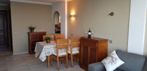 Et opholdsområde på Apartamento auténtico La Perla Playa + 22 billeder