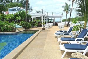Bazén v ubytování Papillon Resort nebo v jeho okolí