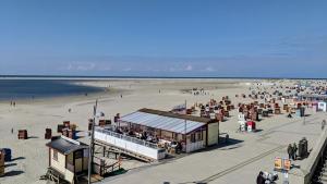 Pantai di atau dekat dengan hotel