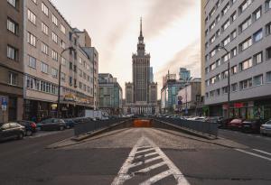 Widok na miasto Warszawa z tego apartamentu