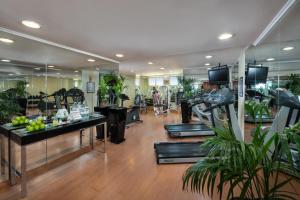 Academia e/ou comodidades em Savoy Central Hotel Apartments
