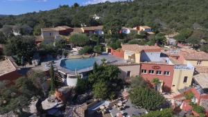 Bazén v ubytování Le Roc E Fiori Hotel - Teritoria nebo v jeho okolí