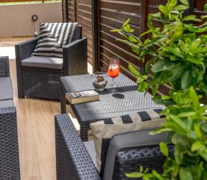 Posezení v ubytování Lemar Luxury Apartments