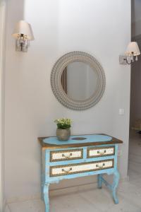 Imagen de la galería de Oisyra Hotel, en Ermoupoli 30 fotos más