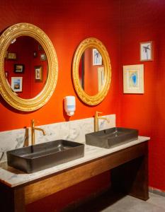 Ванная комната в Jacob Tiberias by Jacob Hotels