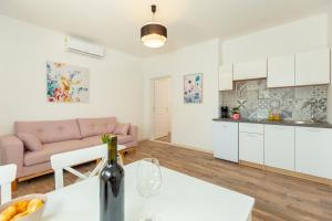 Kuchyň nebo kuchyňský kout v ubytování Holiday Apartments Dubrovnik