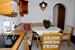 Kuchyň nebo kuchyňský kout v ubytování Landhaus Doris