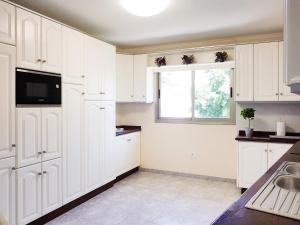 A kitchen or kitchenette at Casa Julia 2 gran piso vistas playa Las Teresitas 4 pax