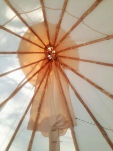 Les FargesMagnifique chalets en rondins avec ou sans spa et Tipis en plaine Nature Environnement ressourçant au calme vue imprenable Lascaux SPA non disponible juillet et aout的相册照片