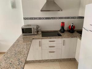 Kuchnia lub aneks kuchenny w obiekcie Apartamento Fuengirola R09 Edificio Ronda IV