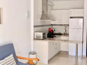 Kuchnia lub aneks kuchenny w obiekcie Apartamento Fuengirola R09 Edificio Ronda IV