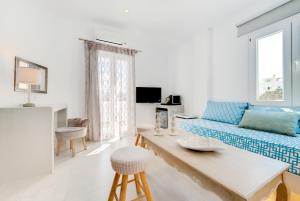 Telewizja i/lub zestaw kina domowego w obiekcie Emerald Collection Suites