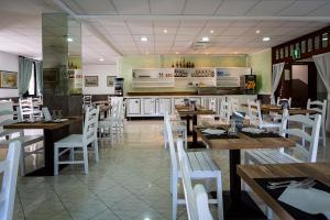 Restaurace v ubytování Hotel Marina