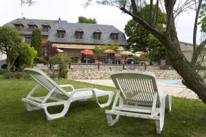Bazén v ubytování L'Auberge Fleurie nebo v jeho okolí