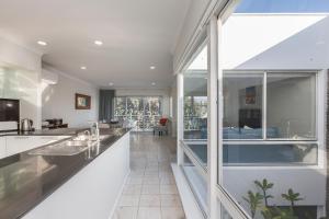 A kitchen or kitchenette at Cottesloe Beach House II