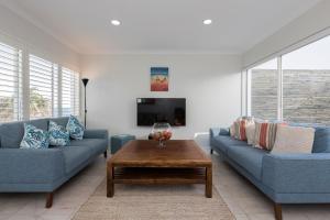A seating area at Cottesloe Beach House II
