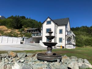 Zdjęcie z galerii obiektu The Castle Inn of the Lost Coast w mieście Shelter Cove