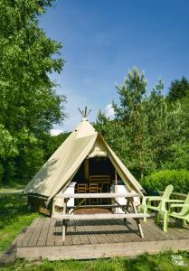 Taman di luar Camping Le Canada-Insolite