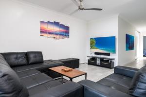 Gallery image of Blue Lagoon Villa A in Trinity Beach