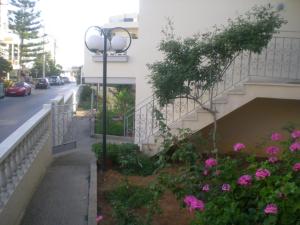 The surrounding neighborhood or a neighborhood close to a szállodákat