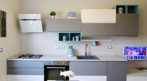 Una cocina o cocineta en VinHome 14 fotos más