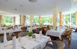 Ein Restaurant oder anderes Speiselokal in der Unterkunft Seehotel Grossherzog von Mecklenburg 