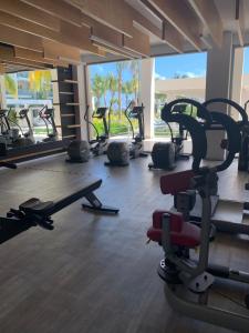 Centrul de fitness și/sau facilități de fitness de la La Amada condo with Marina View