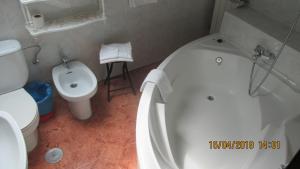 Łazienka w obiekcie Hotel Playa Samil Vigo