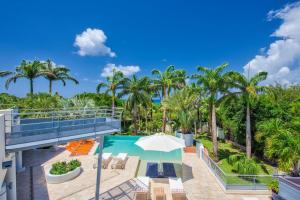 Výhled na bazén z ubytování Dream Villa Terres Basses 562 nebo okolí
