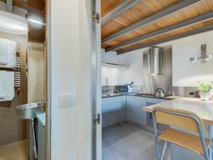 Kuchyňa alebo kuchynka v ubytovaní Loft in Trastevere