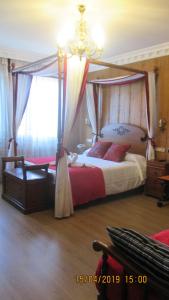 Łóżko lub łóżka w pokoju w obiekcie Hotel Playa Samil Vigo