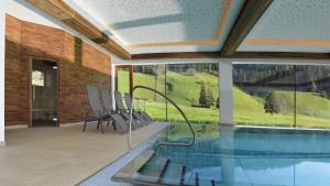 A piscina em ou perto de Hotel Trenker