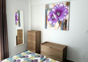 Posteľ alebo postele v izbe v ubytovaní Luxury 2 bedroom APT 2 min from beach