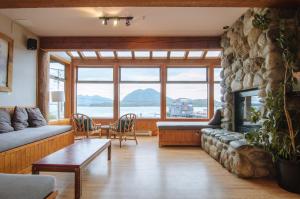 Gallery image of Whalers on the Point Guesthouse in Tofino