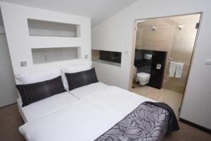 Gambar di galeri bagi Beach Hotel Split di Podstrana