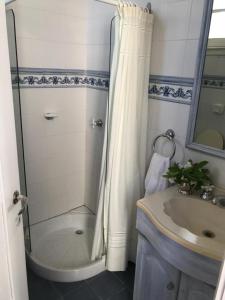 Ένα μπάνιο στο Villa Black Bnb