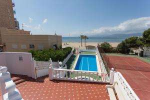 Bazén v ubytovaní Los Olivos Apartment Cullera alebo v jeho blízkosti