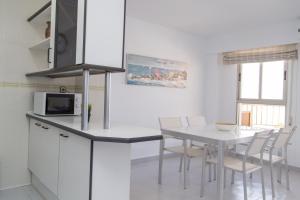 Kuchyňa alebo kuchynka v ubytovaní Los Olivos Apartment Cullera