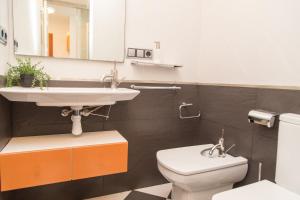 Kúpeľňa v ubytovaní Los Olivos Apartment Cullera