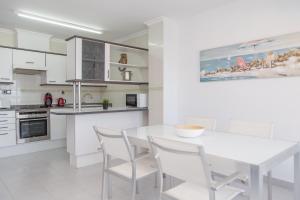 Kuchyňa alebo kuchynka v ubytovaní Los Olivos Apartment Cullera