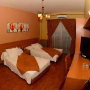 Letto o letti in una camera di Ahiram Hotel Byblos