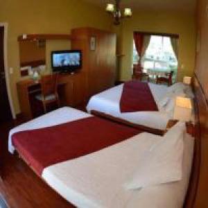 Letto o letti in una camera di Ahiram Hotel Byblos
