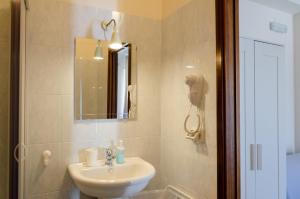 Koupelna v ubytování Casa Gentile Carducci + 37 fotografií