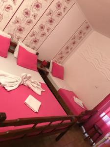 Postel nebo postele na pokoji v ubytování Miron apart&rooms