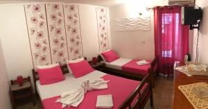 Postel nebo postele na pokoji v ubytování Miron apart&rooms