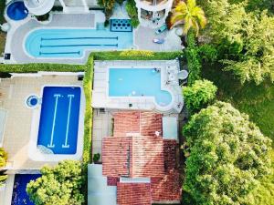 Pohľad z vtáčej perspektívy na ubytovanie Casa Hacienda La Estancia piscina privada