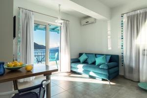 Χώρος καθιστικού στο Wild Seagull