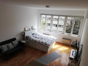 Photo de la galerie de l'établissement Bright & Stylish Studio Home, superbly located, à Sarajevo