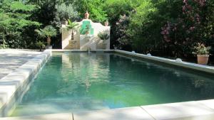 Swimming pool sa o malapit sa Maison d'Hôtes La Boca