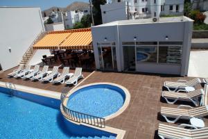 Bazén v ubytování Siesta Garden Apart Hotel nebo v jeho okolí